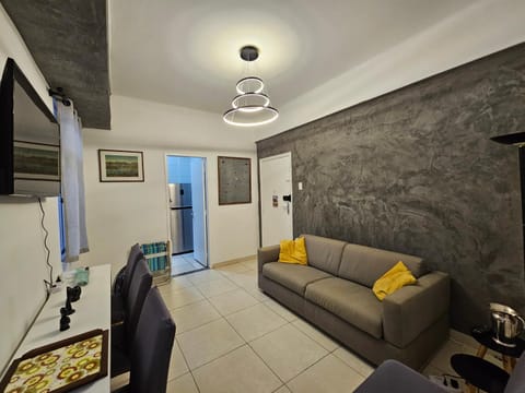 Bed, TV and multimedia, Living room