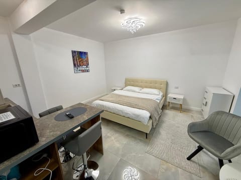 Seating area, Bedroom, kitchen
