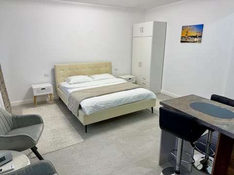 Bedroom, wardrobe