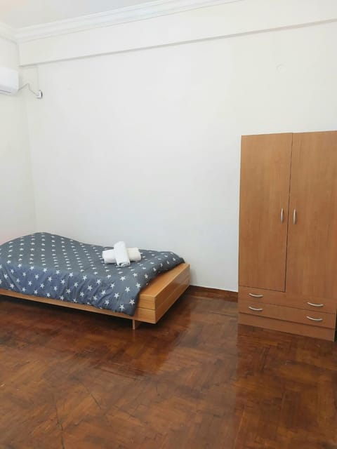 Dormitory Bunk bed 5' from metro Hostel in Athens