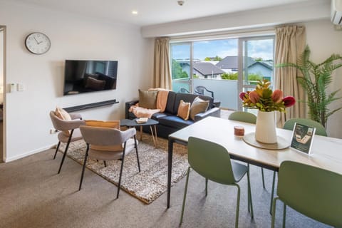 TV and multimedia, Living room, Dining area