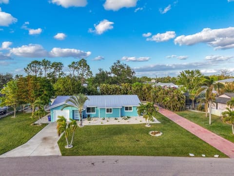 Bring Your Boat! Updated Home Close to 3 Beaches House in Iona