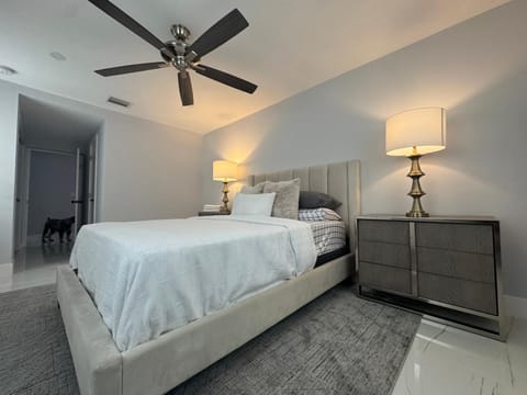 5 Bedroom Home Location & Charm House in Miami