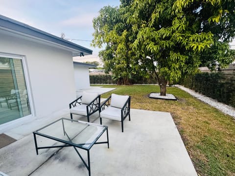 5 Bedroom Home Location & Charm House in Miami
