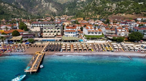 Property building, Day, Natural landscape, Beach, Mountain view, Sea view