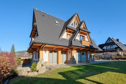 Property building, Day, Garden, Garden view