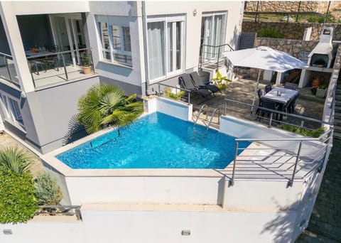 Patio, Pool view, Swimming pool