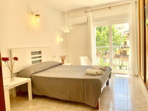 Bed, Photo of the whole room, Bedroom, towels, air conditioner