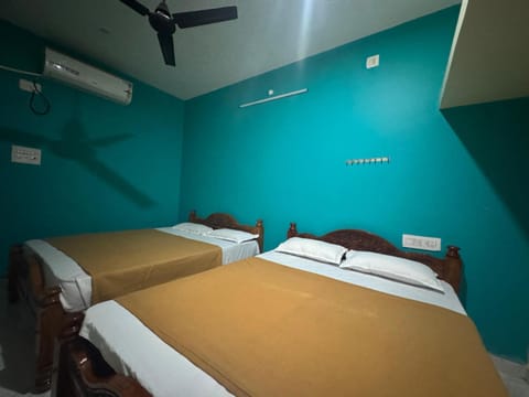 Bed, Bedroom, air conditioner