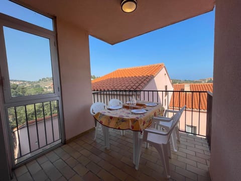 Patio, View (from property/room), Balcony/Terrace, Dining area