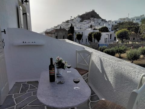 View (from property/room), Balcony/Terrace, Food and drinks, Mountain view