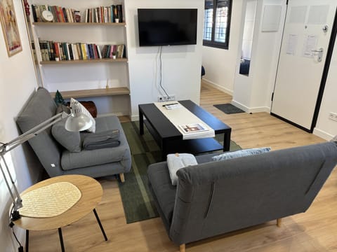 Library, Living room