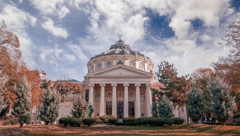 Nearby landmark
