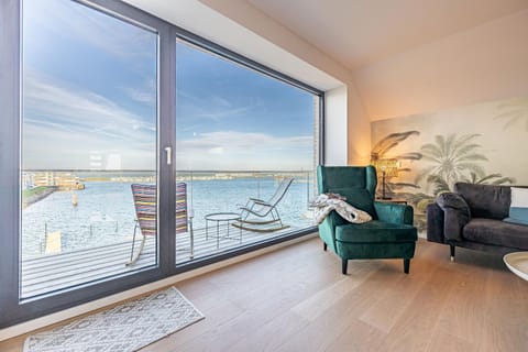 View (from property/room), Balcony/Terrace, Living room, Seating area