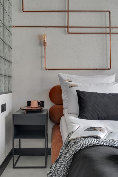 Bed, Photo of the whole room, Seating area