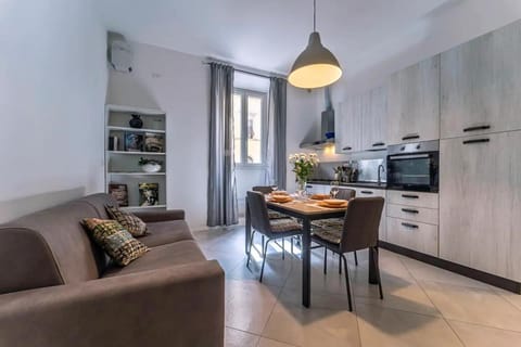 Kitchen or kitchenette, Living room, Seating area, Dining area, oven, stove