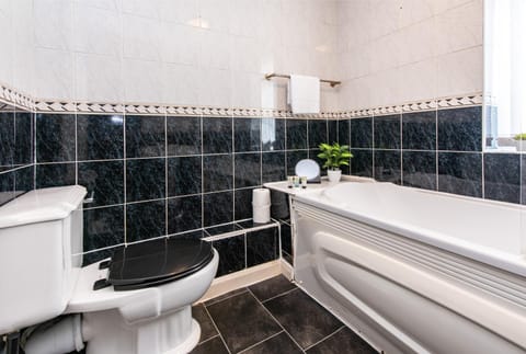 Shower, Toilet, Bathroom, Bath