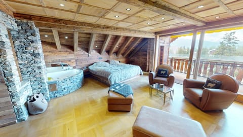Bed, Hot Tub, Bedroom