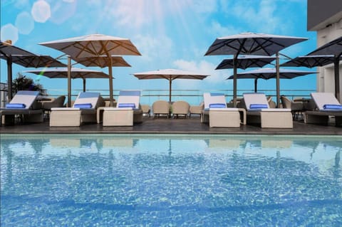 Day, Pool view, Swimming pool, sunbed