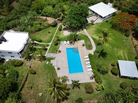 Property building, Bird's eye view, Garden, Swimming pool