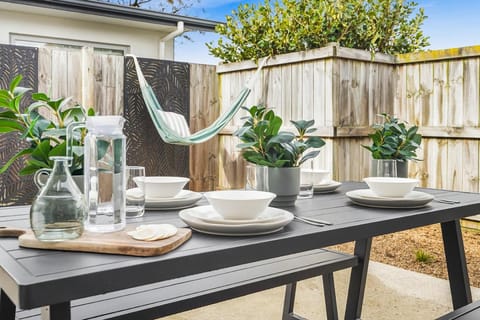 Patio, Garden, Garden, Dining area, Garden view