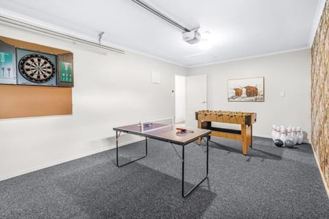 Darts, Game Room, Game Room