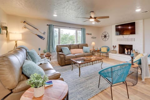 Grandview Spacious and Updated Beds for 10 House in Eufaula