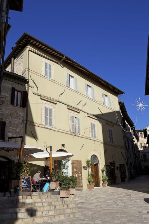 Property building, Day