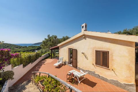 Brezza di Geremeas, Walk to the beach House in Geremeas