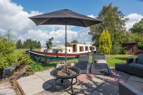 Patio, BBQ facilities, Garden, Area and facilities