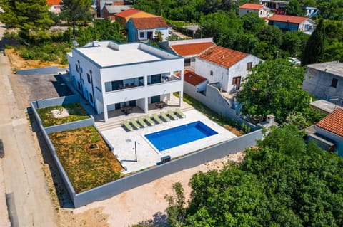 Property building, Bird's eye view