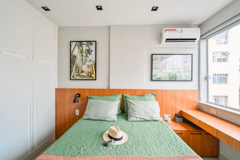 Bed, Photo of the whole room, Bedroom, locker, air conditioner