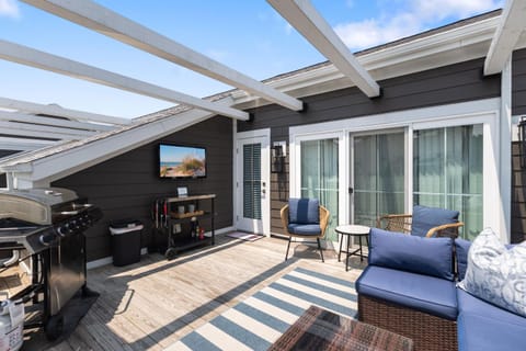 The Happy Place by Juniper Holiday + Home House in Chikaming Township