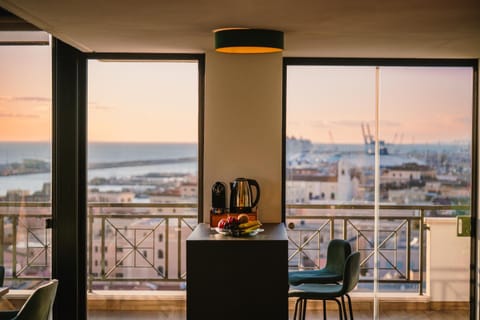 Balcony/Terrace, Living room, Dining area, City view, Sea view