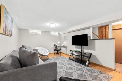 Near Greenfield Village-Downtown Dearborn-Oakwood House in Dearborn Heights