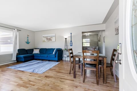 Private pool, close to Lake Michigan Beaches House in Norton Shores