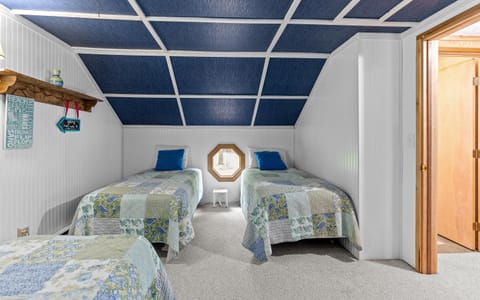 Experience the charm of Silver Lake at Parrothead Retreat House in Wisconsin