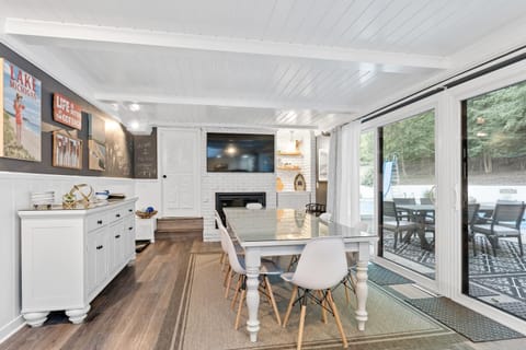 Hillside Cottage- Great Vacation Rental with Private Pool House in Grand Haven