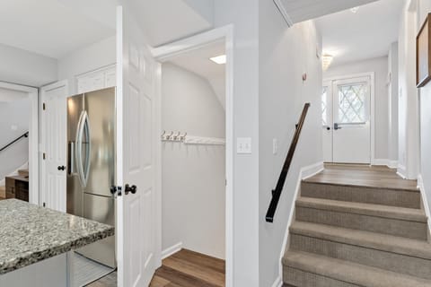 Hillside Cottage- Great Vacation Rental with Private Pool House in Grand Haven