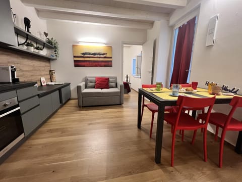 Kitchen or kitchenette, Living room, Seating area, Dining area