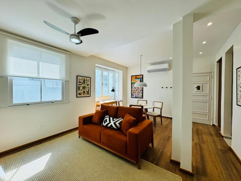 Living room, Seating area, air conditioner