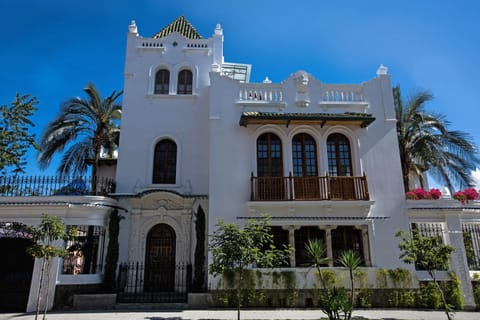 Property building, Day, Landmark view