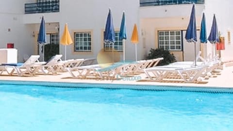 Day, Pool view, Swimming pool, sunbed