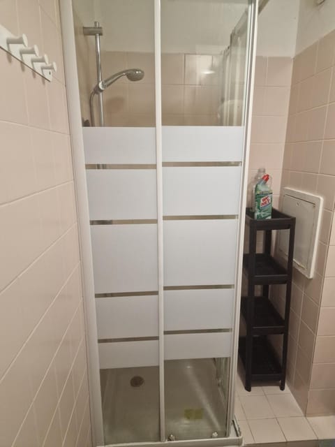 APPARTEMENT -DANS LA ZONE UNIVERSITAIRE CHAMPS SUR Marne Apartment in Île-de-France