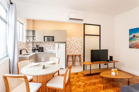 TV and multimedia, Kitchen or kitchenette, Living room, Dining area