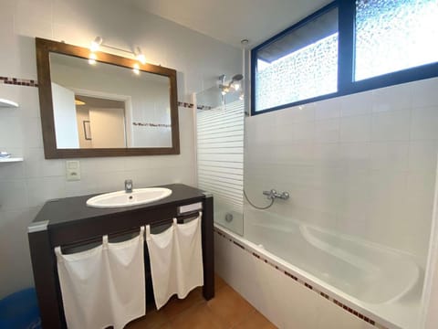 Charmante maison bretonne avec WIFI à 800m de la mer - Trégastel - FR-1-368-448 House in Trégastel