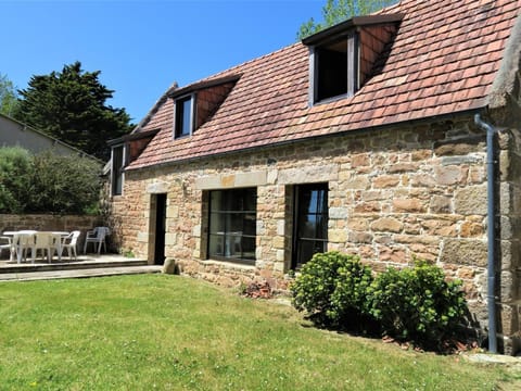 Charmante maison bretonne avec WIFI à 800m de la mer - Trégastel - FR-1-368-448 House in Trégastel