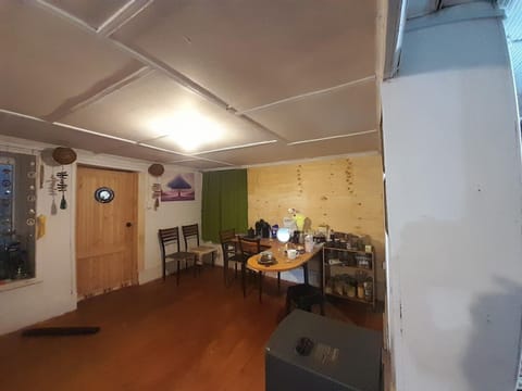 Seating area, Dining area