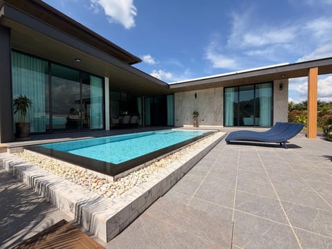 Villa Nadsuree Ao-Nang Modern House Villa in Krabi Changwat