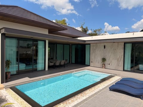 Villa Nadsuree Ao-Nang Modern House Villa in Krabi Changwat